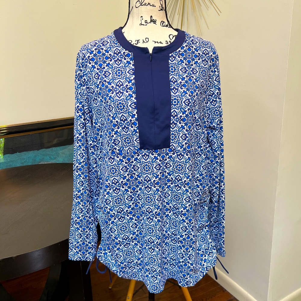 Lands End Long Sleeve Swim Shirt with 3/4 Zip.  Size XL